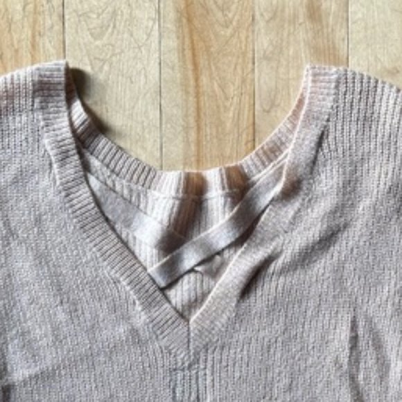 Women's Sweater - Picture 5 of 5